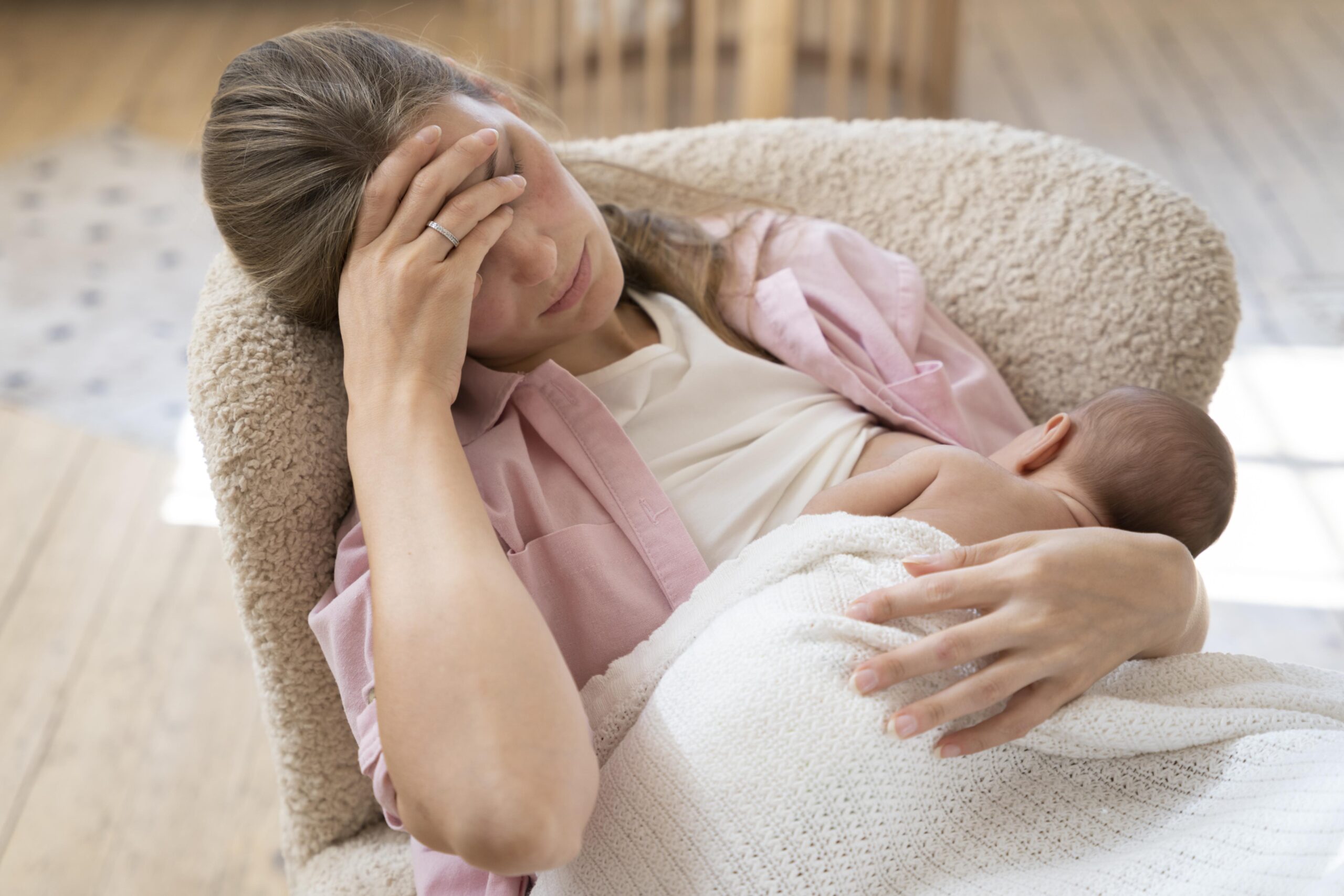 Quando devo procurar um atendimento emergencial na gestação e no pós-parto?